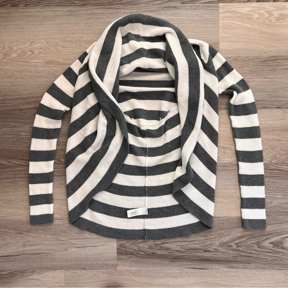 Express Striped Gray and White Women's Sweater - Picture 2 of 5